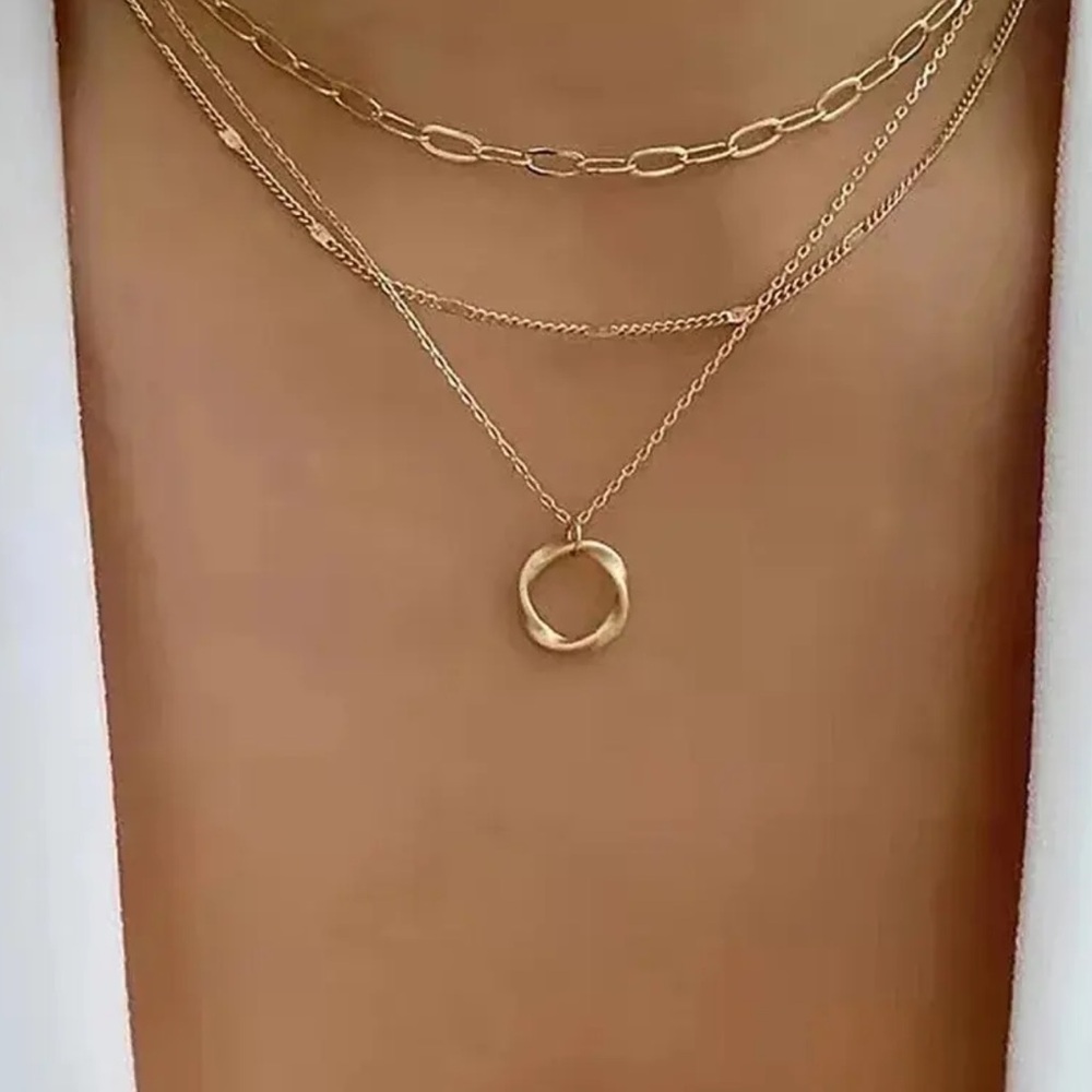 Layered Circle Pendant Gold Necklace